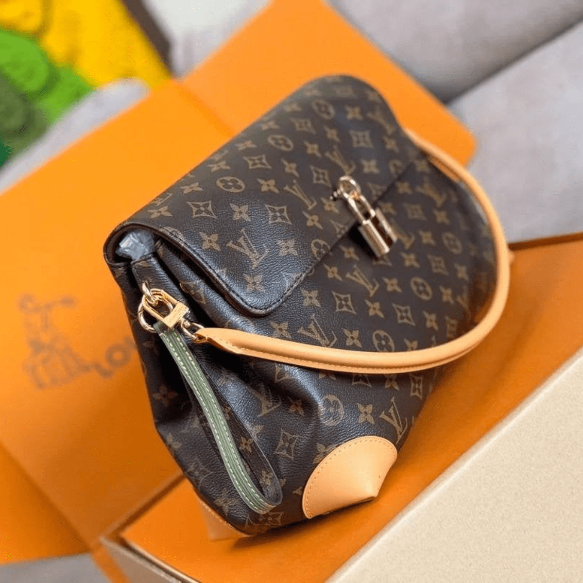 Louis Vuitton – Hide Away MM Tasche