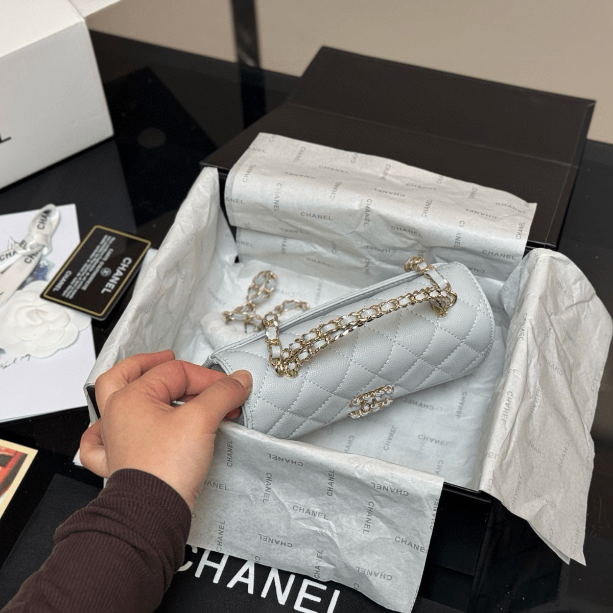 Chanel Classic Flap Tasche – Ice Grey