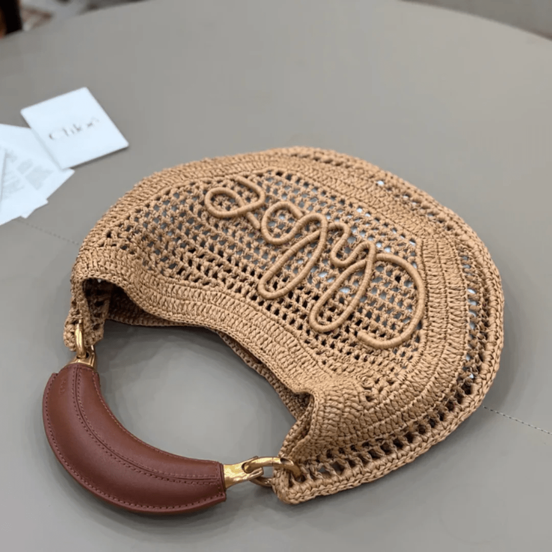 Chloé Hot Summer Banana Bag aus Raffia