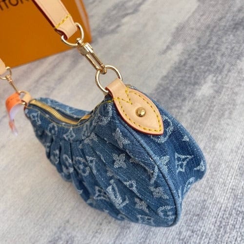 Pochette Valley by Louis Vuitton