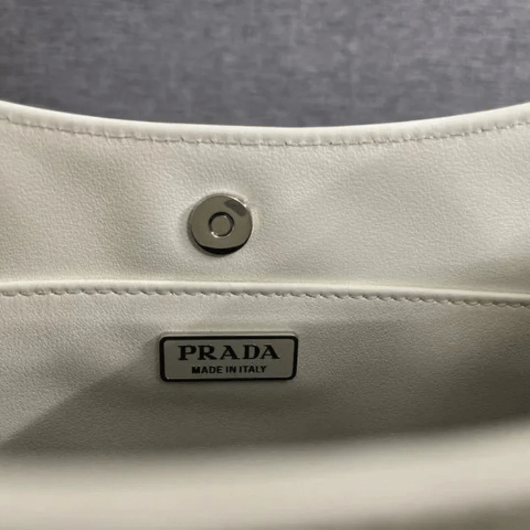 Prada – Cleo Schultertasche aus gebürstetem Leder
