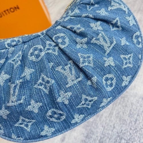 Pochette Valley by Louis Vuitton