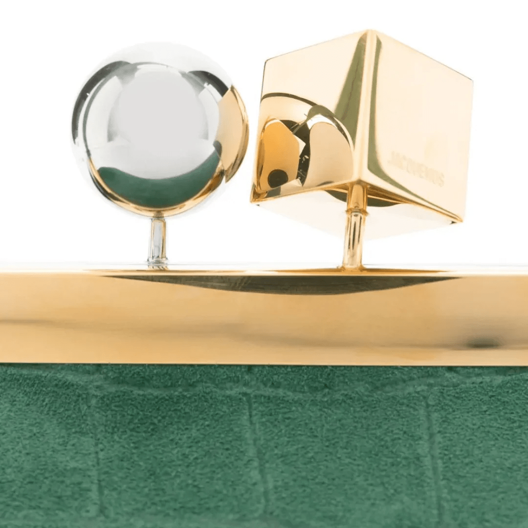 Jacquemus Le Salon Clutch aus Wildleder mit Krokodileffekt