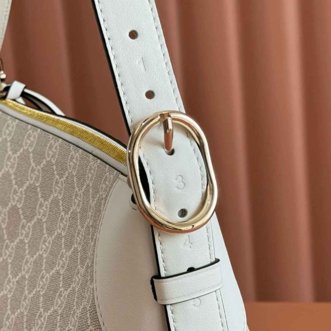 Kleine GG-Emblem-Schultertasche