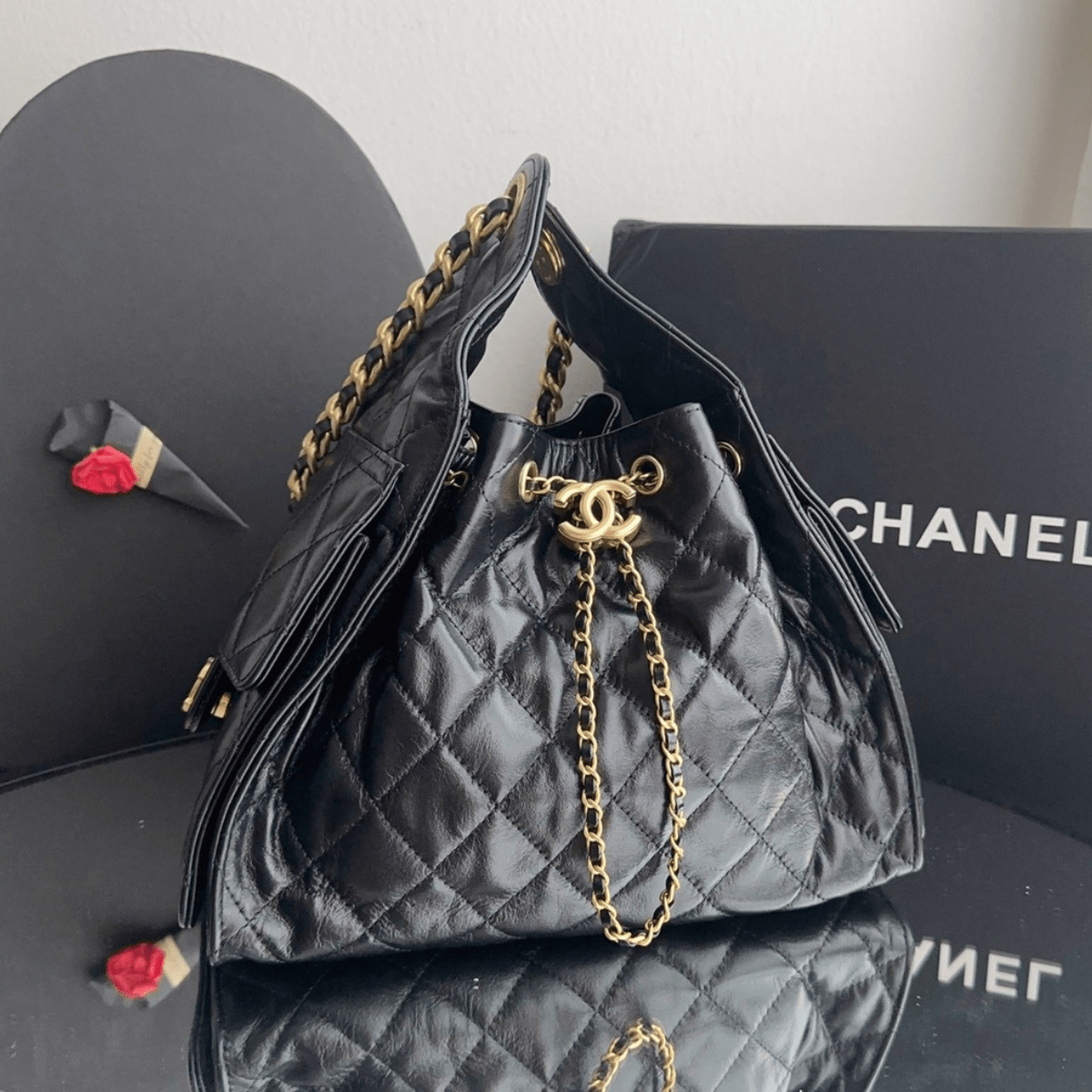 Chanel 25 Medium Tasche