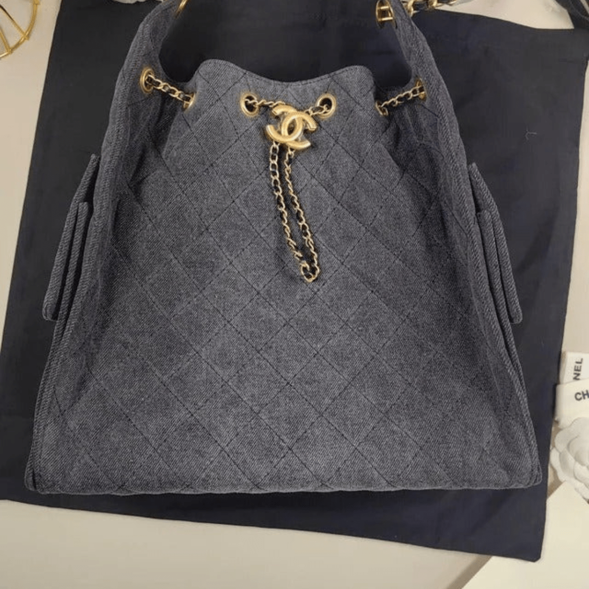 Chanel 25 Mittelgroße Handtasche