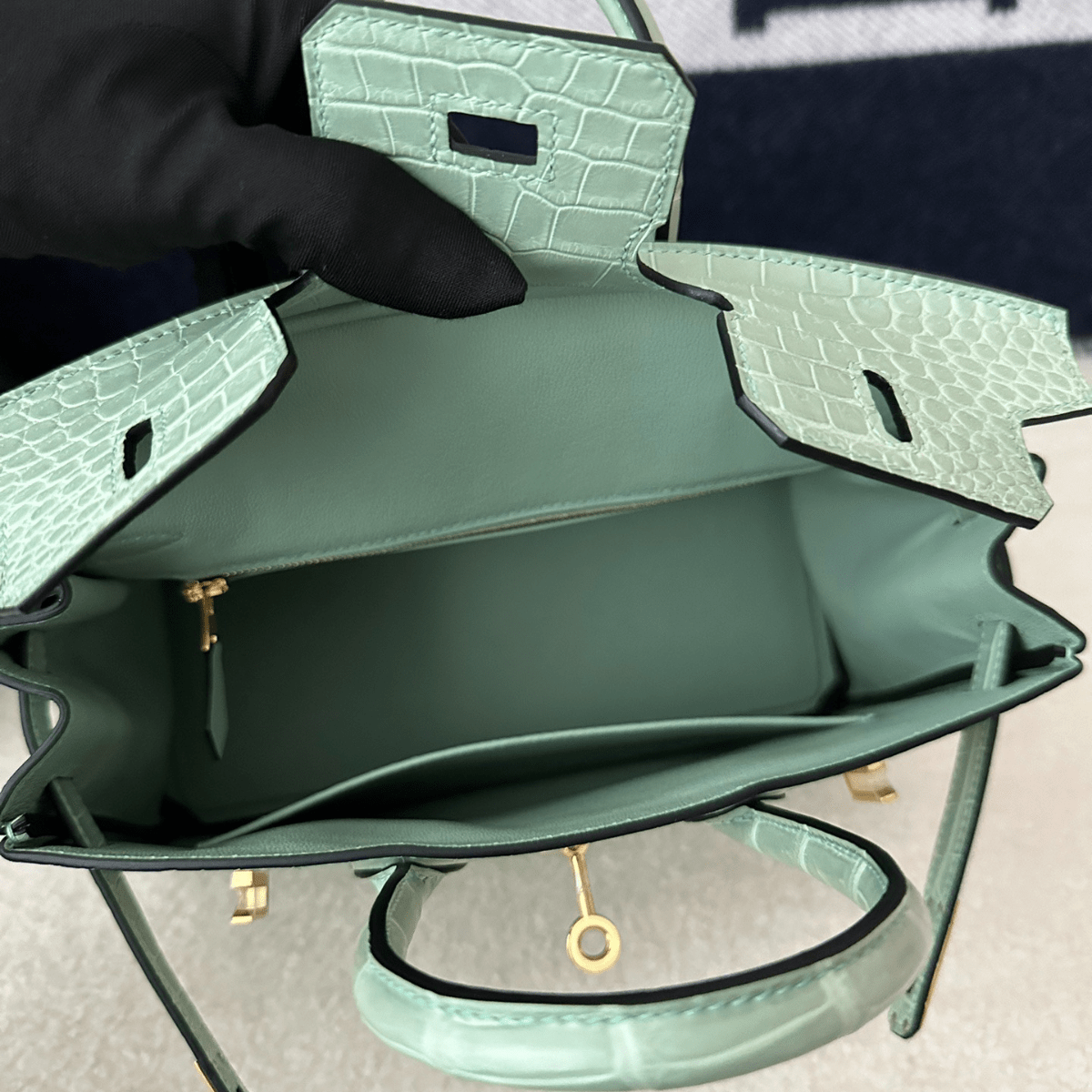 Hermès Kelly 28 Vert d’Eau Alligator – Limitierte Edition