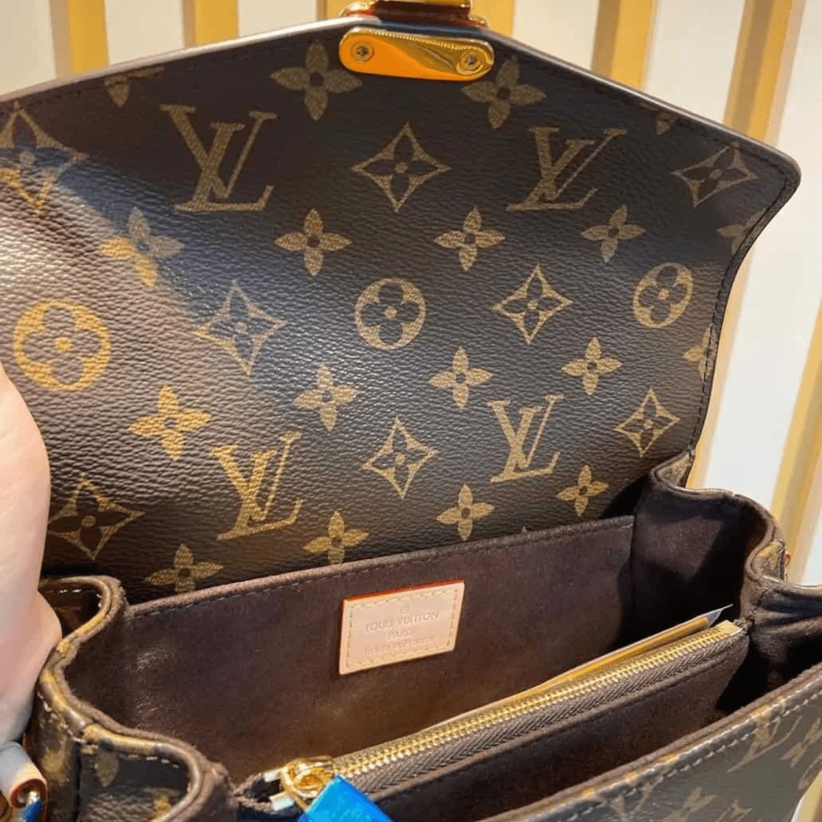 Louis Vuitton – Pochette Métis East West Tasche