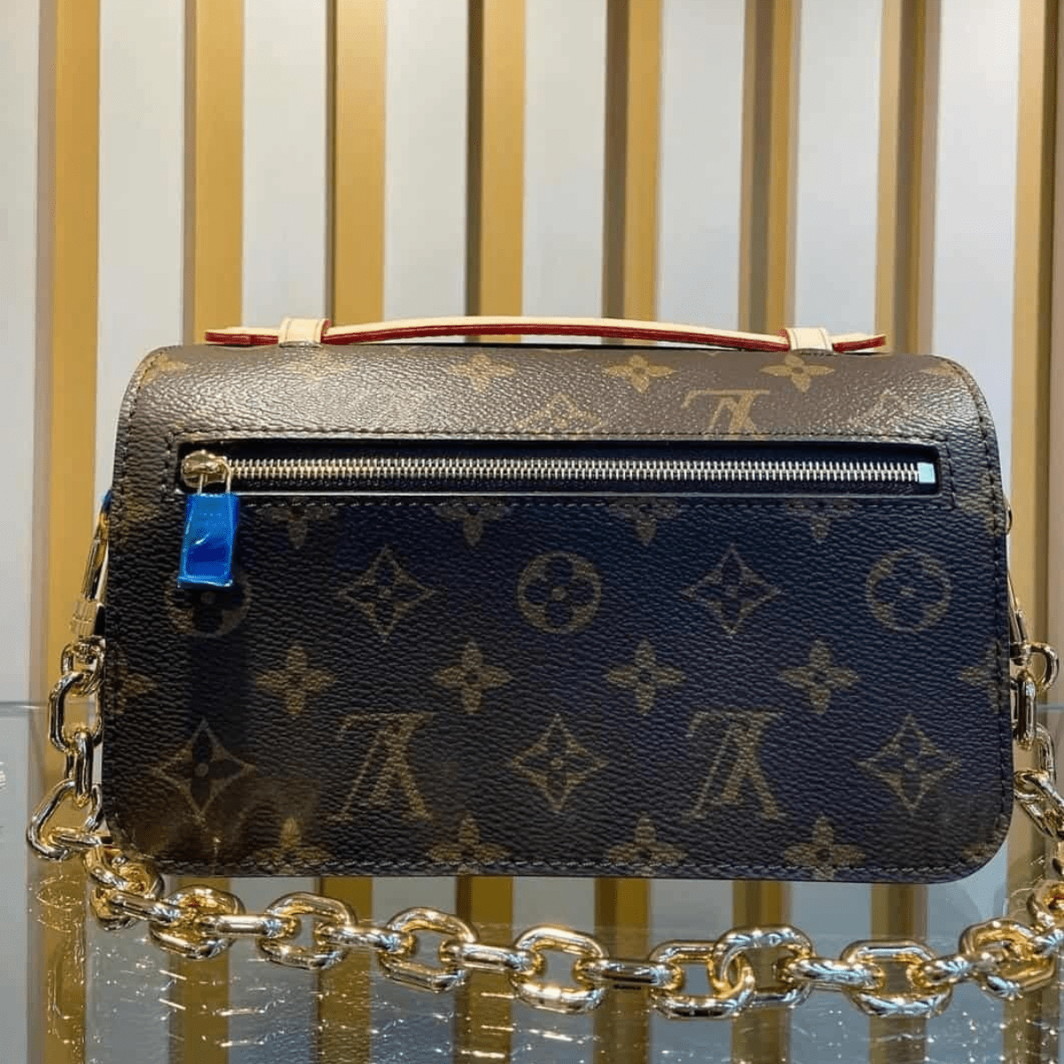 Louis Vuitton – Pochette Métis East West Tasche