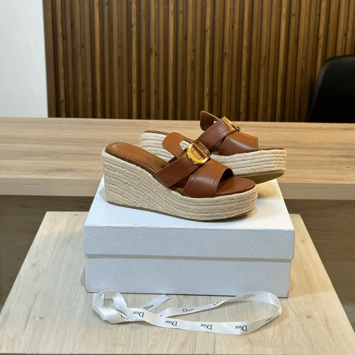 Dior Bobby Medium Bag und 30 Montaigne Wedge Slide Set