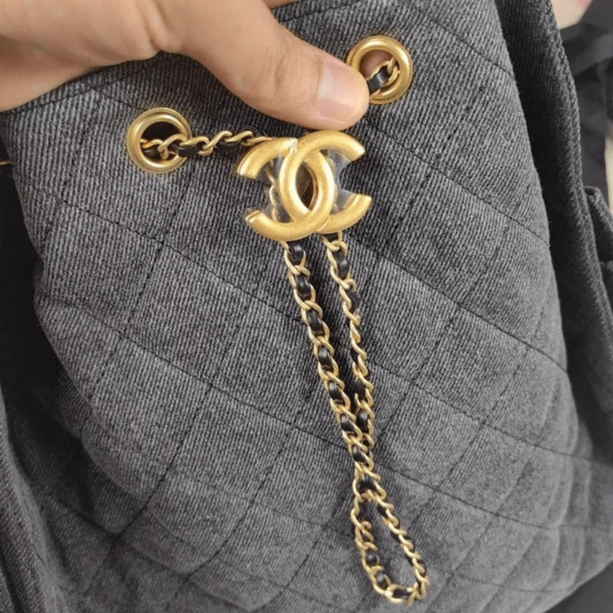 Chanel 25 Mittelgroße Handtasche