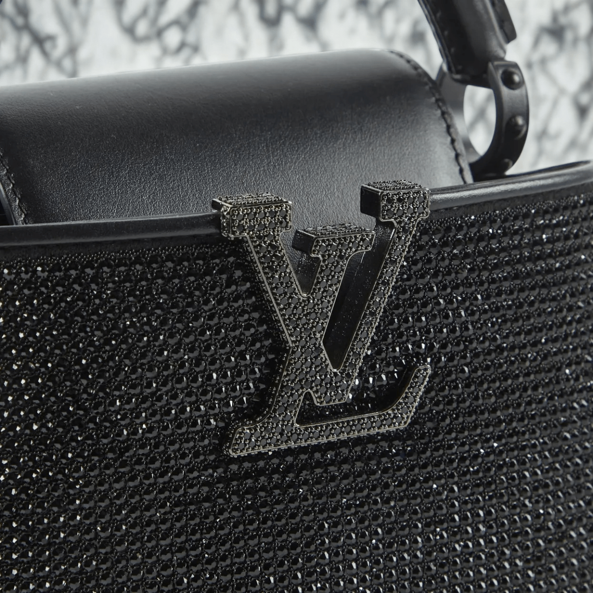 Louis Vuitton – Capucines East-West Mini Tasche