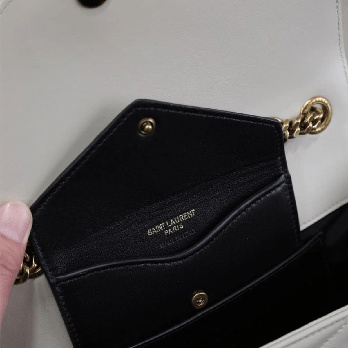 Saint Laurent – Loulou Small Matelassé Lammledertasche in Weiß