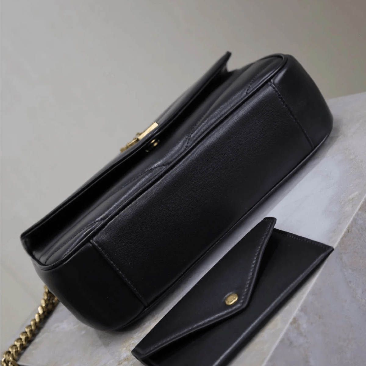 YSL Signature Set – Loulou Tasche & Opyum Sandale