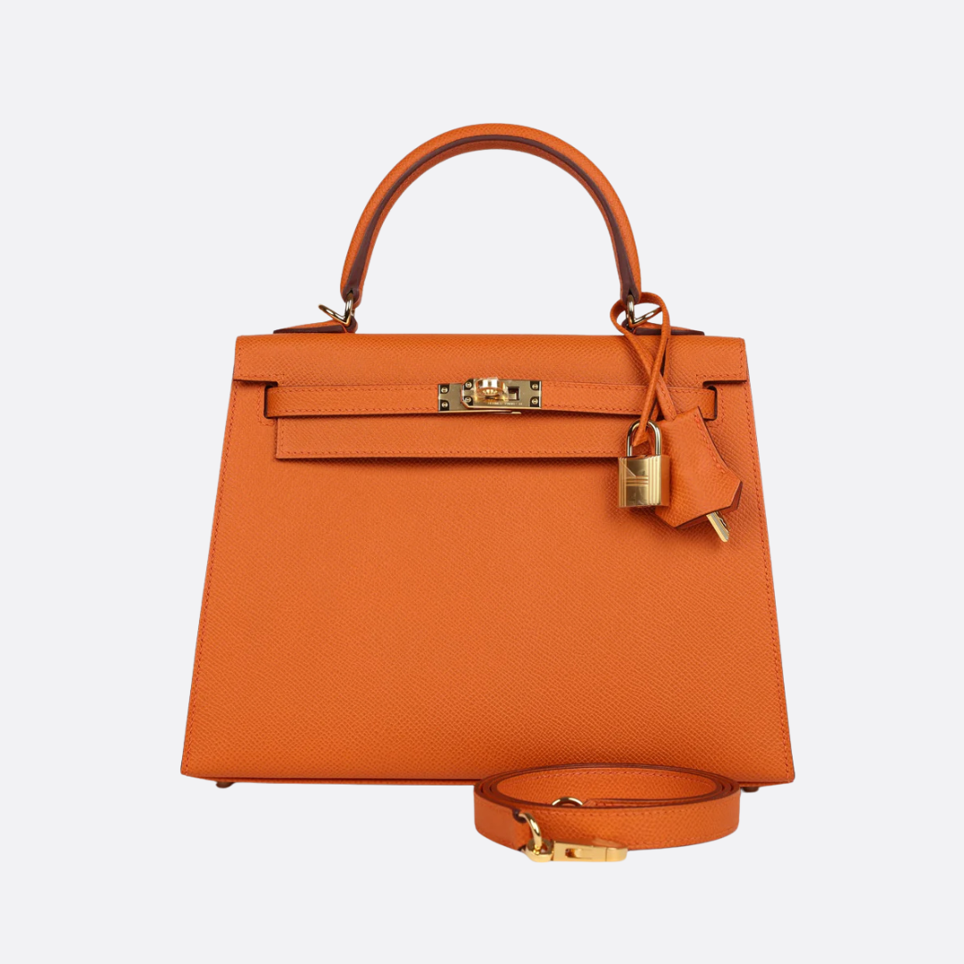 Hermès Kelly 25 Tasche mit goldener Hardware in Orange