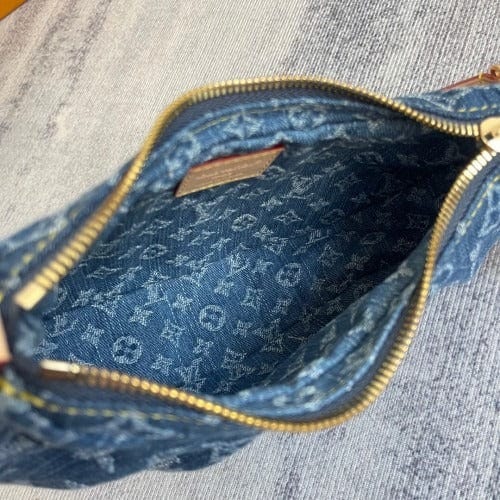 Pochette Valley by Louis Vuitton