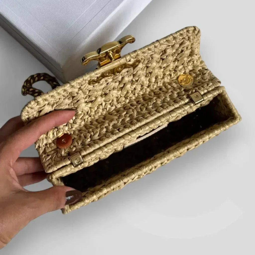 Céline – Claude Schultertasche mit Kette aus Raffia-Effekt